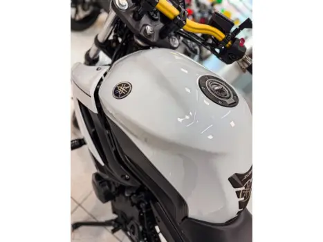 YAMAHA XJ6 600 N, Foto 8