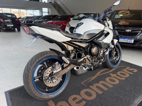 YAMAHA XJ6 600 N, Foto 3