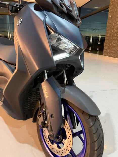 YAMAHA Xmax 250 , Foto 5