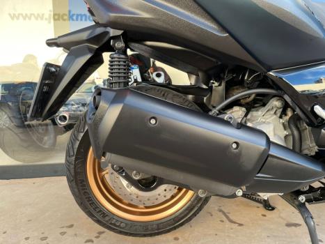 YAMAHA Xmax 250 , Foto 6