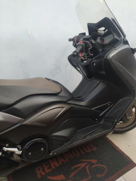 YAMAHA Xmax 250 , Foto 3