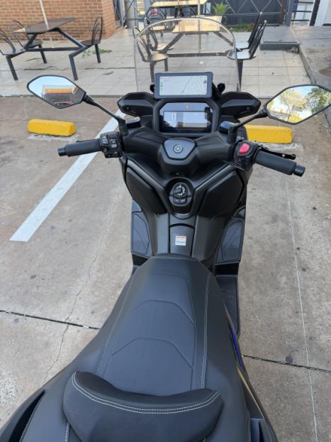YAMAHA XMax 300 , Foto 4