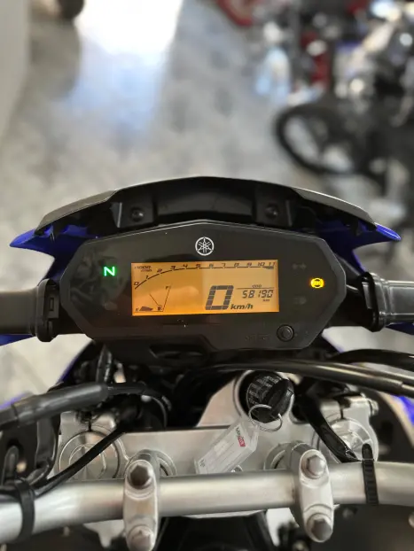 YAMAHA XTZ 250 LANDER, Foto 4