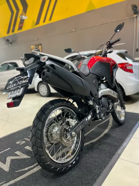 YAMAHA XTZ 250 LANDER, Foto 4