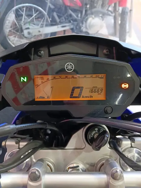 YAMAHA XTZ 250 LANDER, Foto 5