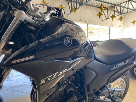 YAMAHA XTZ 250 LANDER, Foto 5