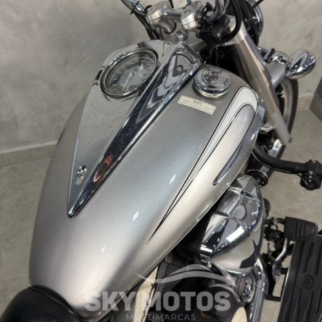 YAMAHA XVS MidnightStar 950, Foto 10