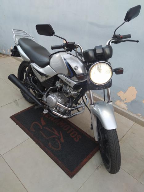 YAMAHA YBR 125 E, Foto 2