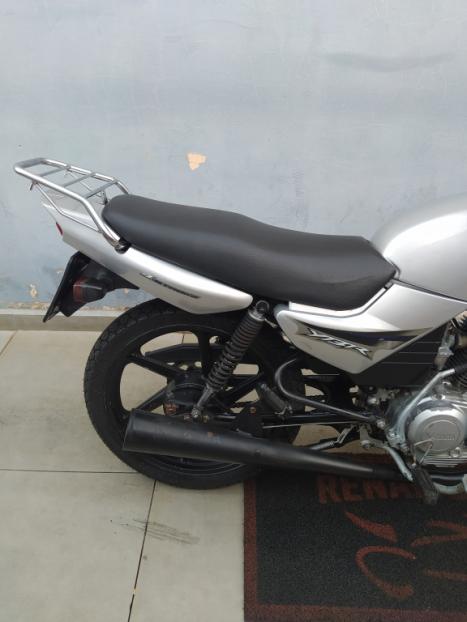 YAMAHA YBR 125 E, Foto 5
