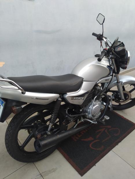 YAMAHA YBR 125 E, Foto 6