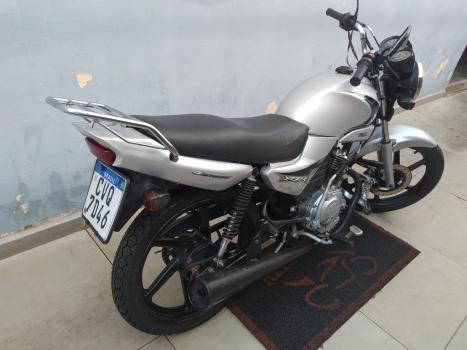 YAMAHA YBR 125 E, Foto 8
