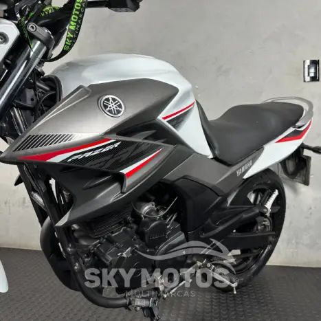 YAMAHA YS Fazer 250 , Foto 14 YAMAHA YS Fazer 250 , Foto 14