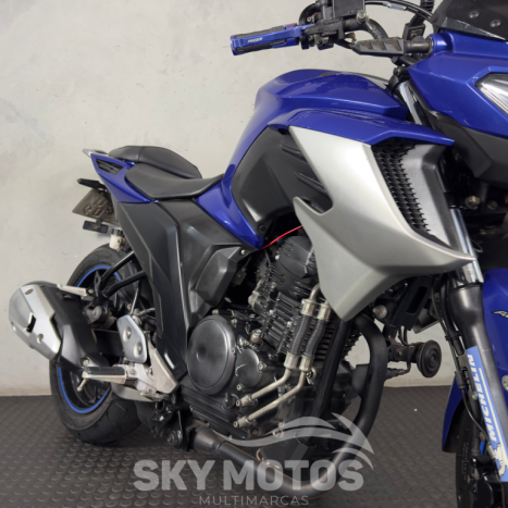 YAMAHA YS Fazer 250 , Foto 6