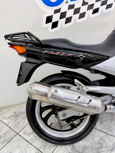 YAMAHA YS Fazer 250 , Foto 4