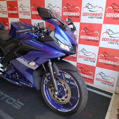 YAMAHA YZF R15 150 ABS, Foto 4