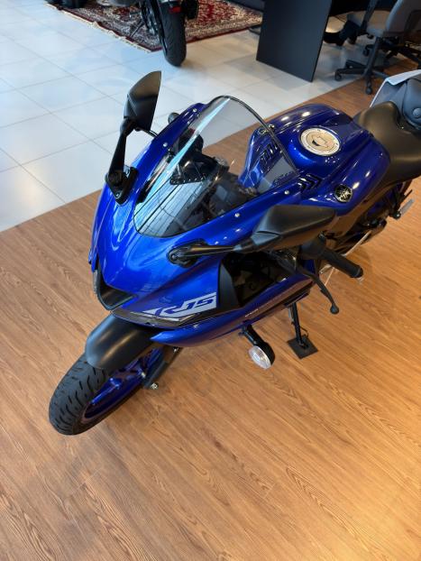 YAMAHA YZF R15 150 ABS, Foto 3