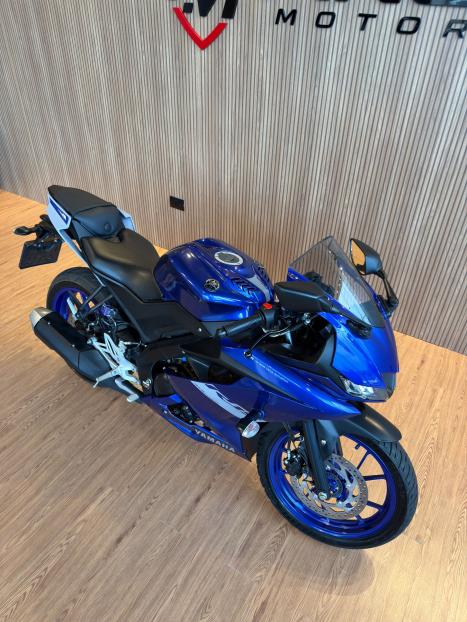 YAMAHA YZF R15 150 ABS, Foto 4