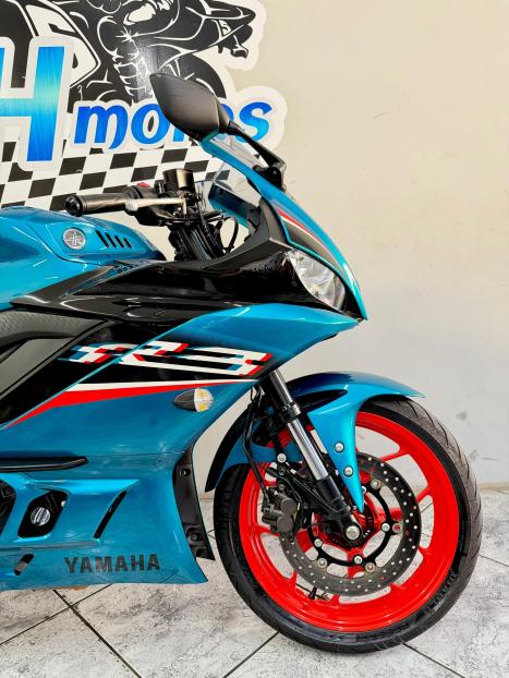 YAMAHA YZF R3 320 ABS, Foto 2