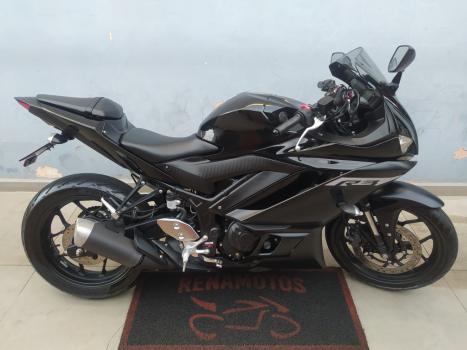 YAMAHA YZF R3 320 ABS, Foto 1