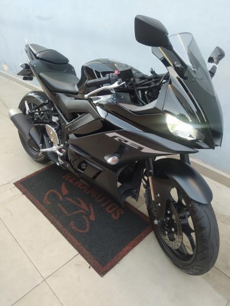 YAMAHA YZF R3 320 ABS, Foto 4