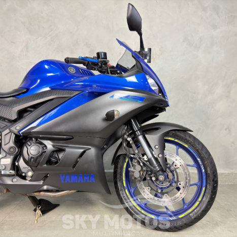 YAMAHA YZF R3 320 ABS, Foto 3