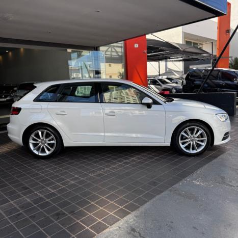 AUDI A3 1.4 16V 4P TFSI SPORTBACK S-TRONIC AUTOMTICO, Foto 3