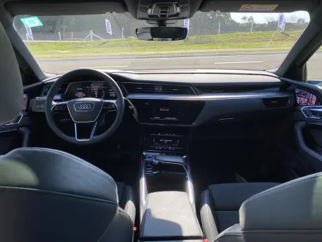 AUDI E-Tron ELTRICO 4P SPORTBACK PERFORMANCE QUATTRO, Foto 9