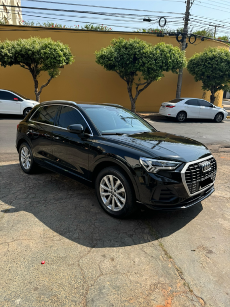 AUDI Q3 1.4 4P TFSI FLEX PRESTIGE S-TRONIC AUTOMTICO, Foto 3