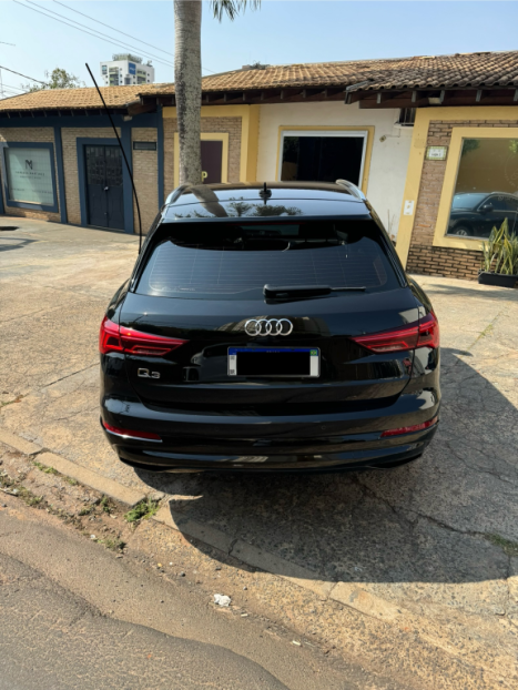 AUDI Q3 1.4 4P TFSI FLEX PRESTIGE S-TRONIC AUTOMTICO, Foto 4