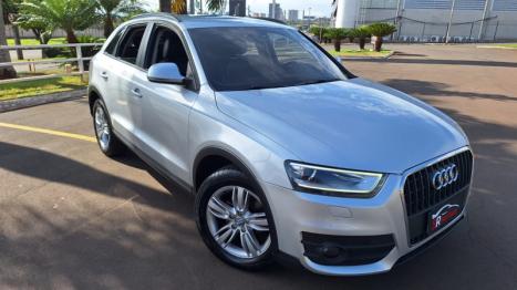 AUDI Q3 2.0 4P TFSI AMBIENTE QUATTRO S-TRONIC AUTOMTICO, Foto 2