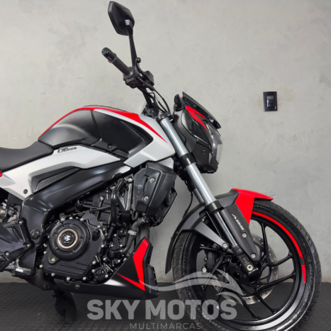 BAJAJ Dominar 200 , Foto 3