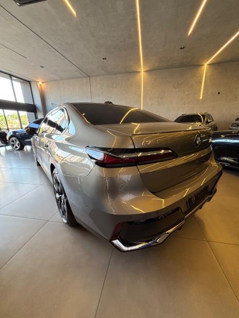 BMW I7 Eltrico Xdrive60 M Sport, Foto 4