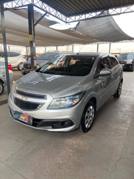 CHEVROLET Onix Hatch 1.4 4P FLEX LT, Foto 1