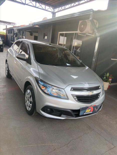 CHEVROLET Onix Hatch 1.4 4P FLEX LT, Foto 3