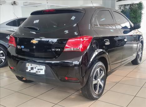 CHEVROLET Onix Hatch 1.4 4P FLEX LTZ, Foto 13