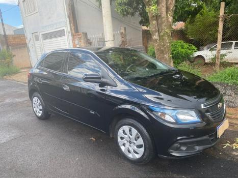 CHEVROLET Onix Hatch 1.4 4P FLEX LT, Foto 3