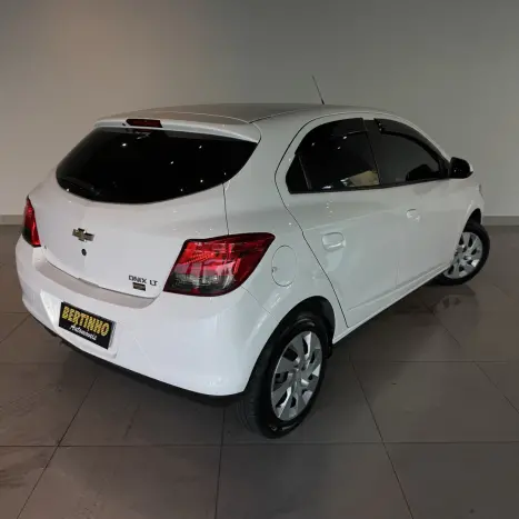 CHEVROLET Onix Hatch 1.4 4P FLEX LT, Foto 6