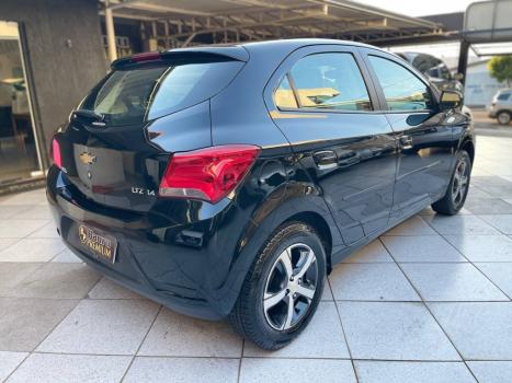 CHEVROLET Onix Hatch 1.4 4P FLEX LTZ, Foto 4