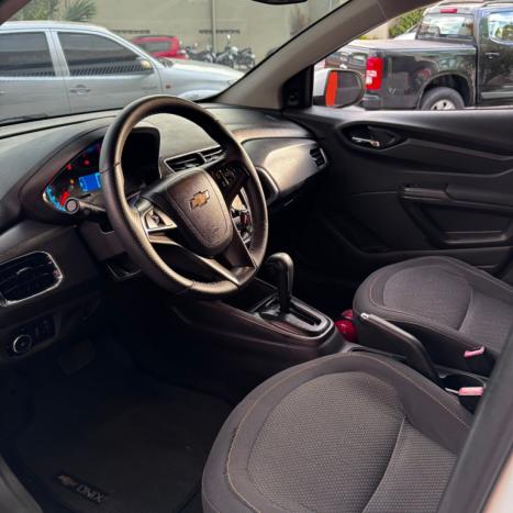 CHEVROLET Onix Hatch 1.4 4P FLEX LT AUTOMTICO, Foto 9