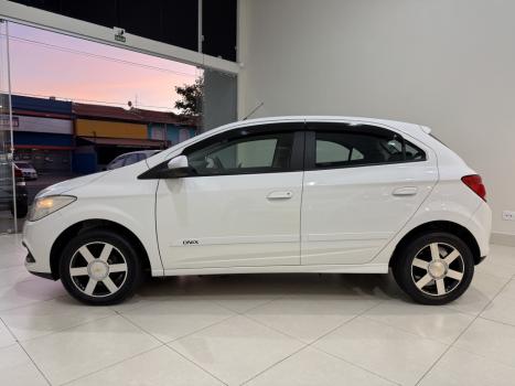 CHEVROLET Onix Hatch 1.0 4P FLEX LT, Foto 8
