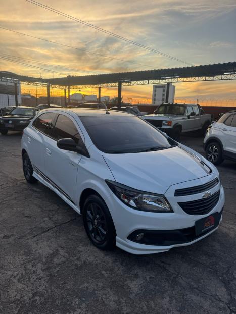 CHEVROLET Onix Hatch 1.4 4P FLEX LTZ, Foto 3