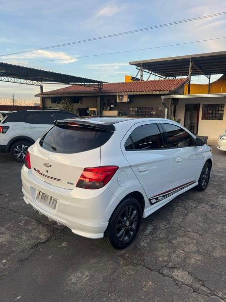 CHEVROLET Onix Hatch 1.4 4P FLEX LTZ, Foto 4