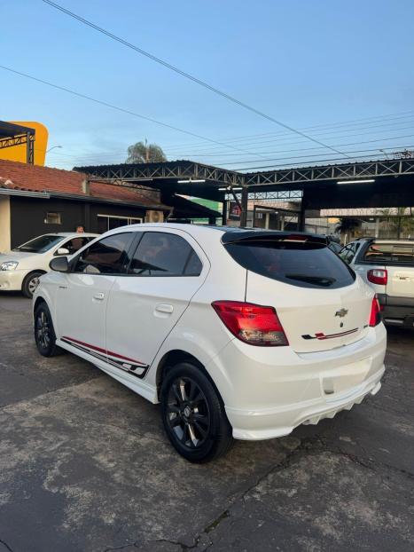 CHEVROLET Onix Hatch 1.4 4P FLEX LTZ, Foto 5