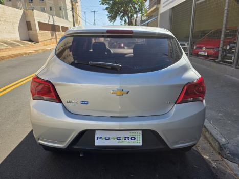CHEVROLET Onix Hatch 1.0 4P FLEX LT, Foto 4