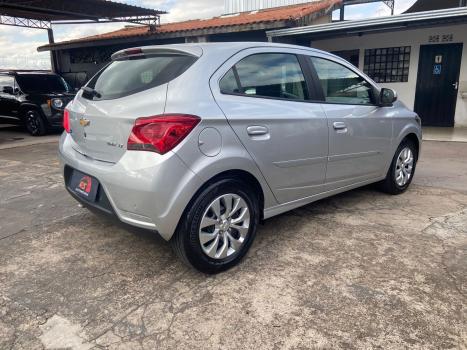 CHEVROLET Onix Hatch 1.4 4P FLEX LT, Foto 4