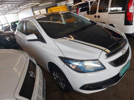 CHEVROLET Onix Hatch 1.4 4P FLEX LT, Foto 4