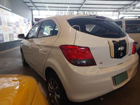 CHEVROLET Onix Hatch 1.4 4P FLEX LT, Foto 9