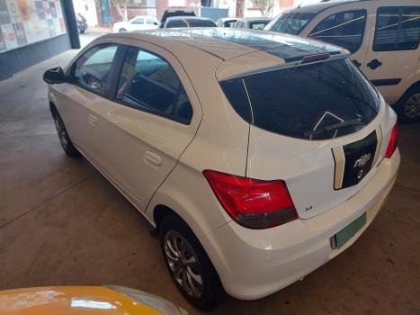 CHEVROLET Onix Hatch 1.4 4P FLEX LT, Foto 10
