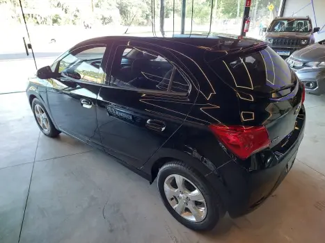 CHEVROLET Onix Hatch 1.4 4P FLEX LT, Foto 10