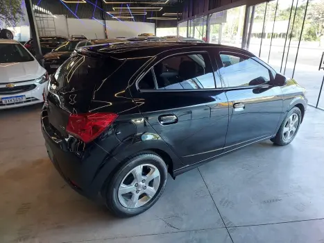 CHEVROLET Onix Hatch 1.4 4P FLEX LT, Foto 12